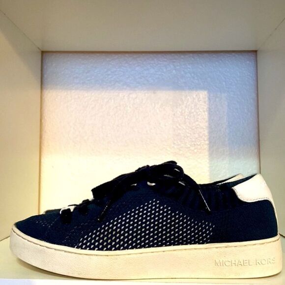 MICHAEL Michael Kors Women’s Skyler Lace Up Sneakers - Picture 2 of 16